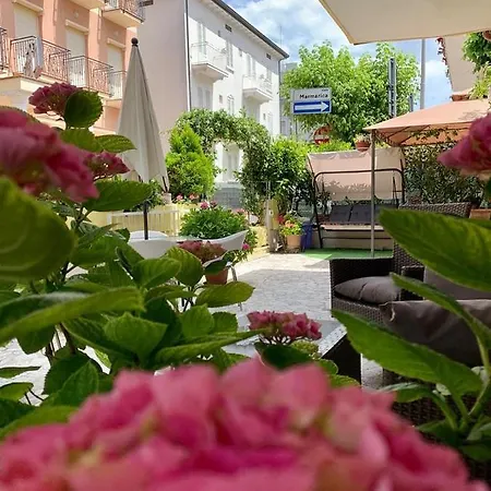 In Guest - New Cirene Comfort Double With Full Package