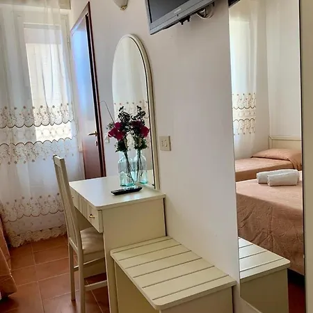 Konukevi In Guest - New Cirene Comfort Double With Full Package Rimini