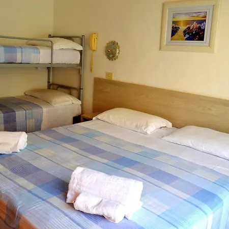 In Guest - New Cirene Comfort Double With Full Package 게스트하우스 *